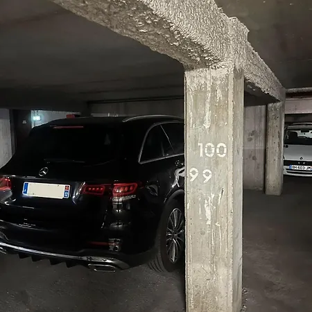 En Centre-ville De Avec Parking *